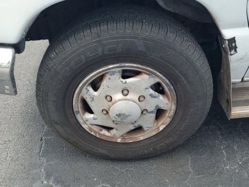 Used 2002 Ford E-350 and Econoline 350 XL image 4