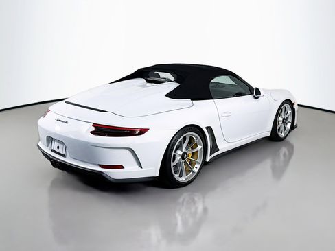 Certified 2019 Porsche 911 Speedster RWD image 9
