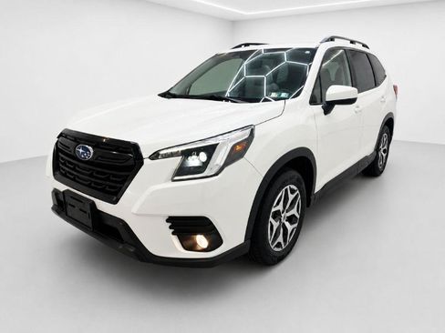 Used 2023 Subaru Forester Premium AWD/4WD image 7