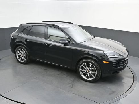New 2026 Porsche Cayenne image 30