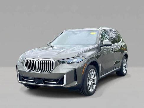 Used 2025 BMW X5 xDrive40i w/ Premium Package AWD/4WD image 4