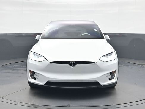 Used 2018 Tesla Model X 75D image 2
