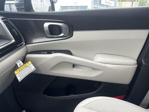 New 2025 Kia Sorento S image 24