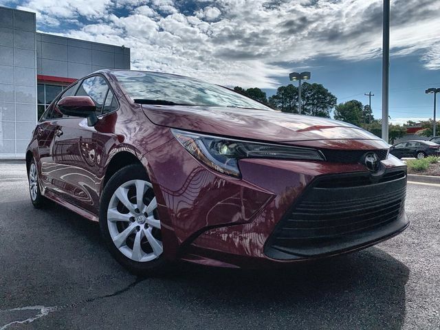 Used 2024 Toyota Corolla LE FWD image 2