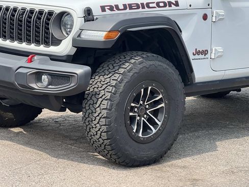 Used 2024 Jeep Wrangler Unlimited Rubicon w/ XTREMEE 35" Tire Package AWD/4WD image 9