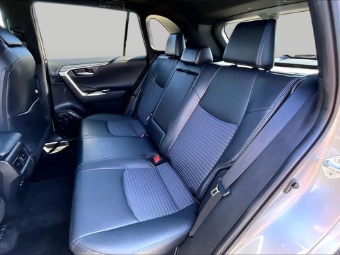Used 2022 Toyota RAV4 XSE AWD/4WD image 18