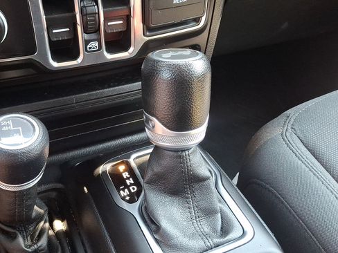 Used 2021 Jeep Wrangler Unlimited Sport AWD/4WD image 14
