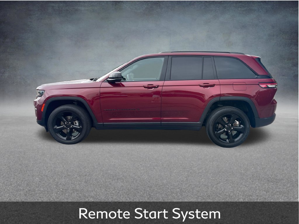 Used 2024 Jeep Grand Cherokee Altitude AWD/4WD image 5