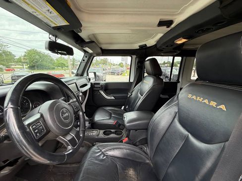 Used 2013 Jeep Wrangler Unlimited Sahara w/ Connectivity Group AWD/4WD image 12
