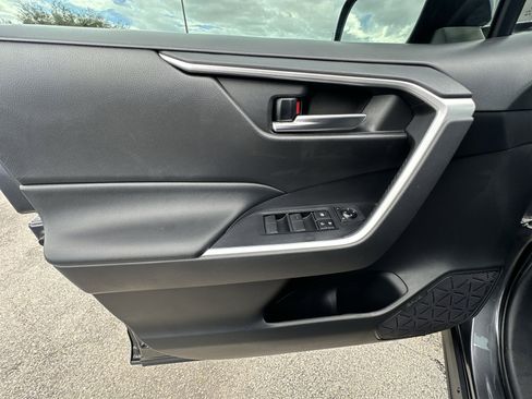 Used 2021 Toyota RAV4 XLE image 32