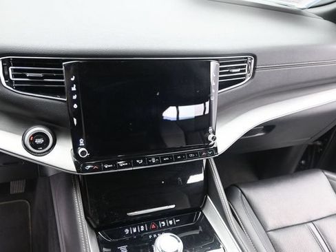 Used 2025 Jeep Wagoneer 4WD image 23