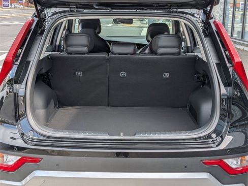 Used 2024 Kia Niro EX image 8