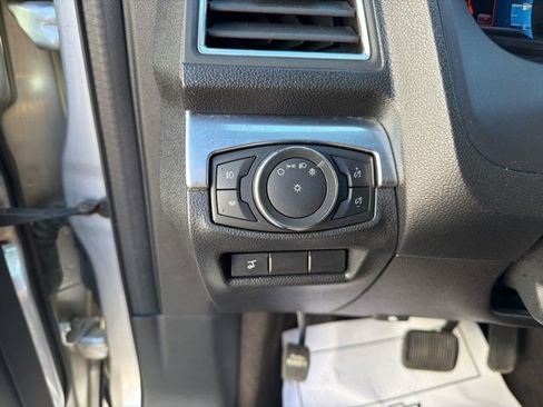 Used 2017 Ford Explorer Limited image 31