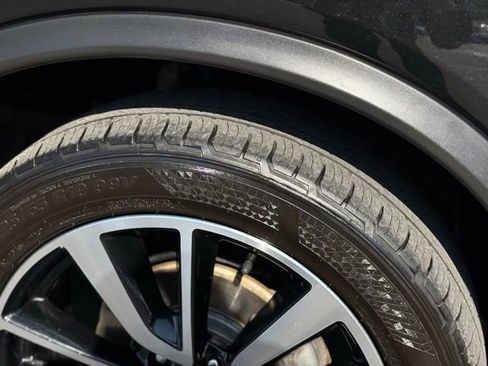 Used 2020 Nissan Rogue SL w/ Premium Package image 13