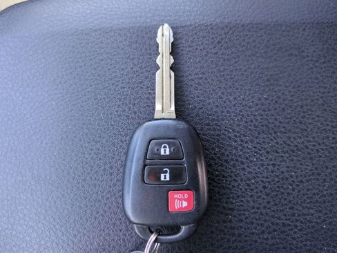 Used 2021 Toyota Tacoma SR5 image 33