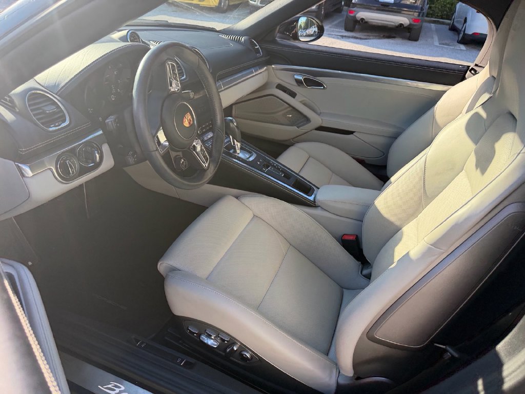 Used 2025 Porsche 718 Boxster RWD image 11