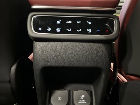 Used 2025 Genesis GV80 3.5T e-SC image 35