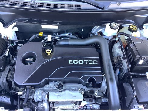 Used 2018 Chevrolet Equinox LS image 9