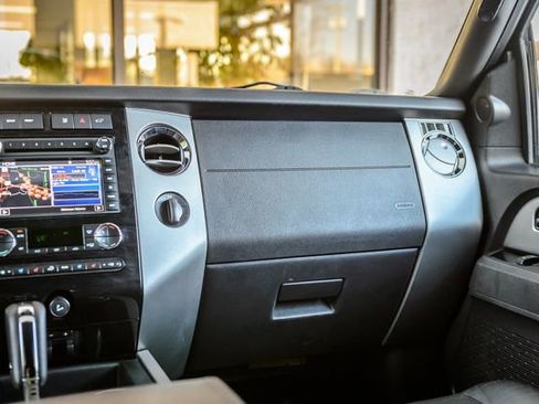 Used 2013 Ford Expedition EL Limited image 31