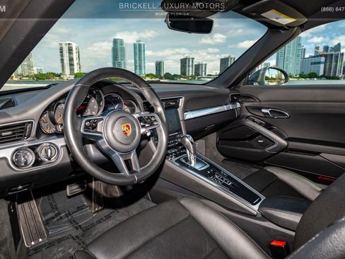 Used 2018 Porsche 911 Carrera image 5