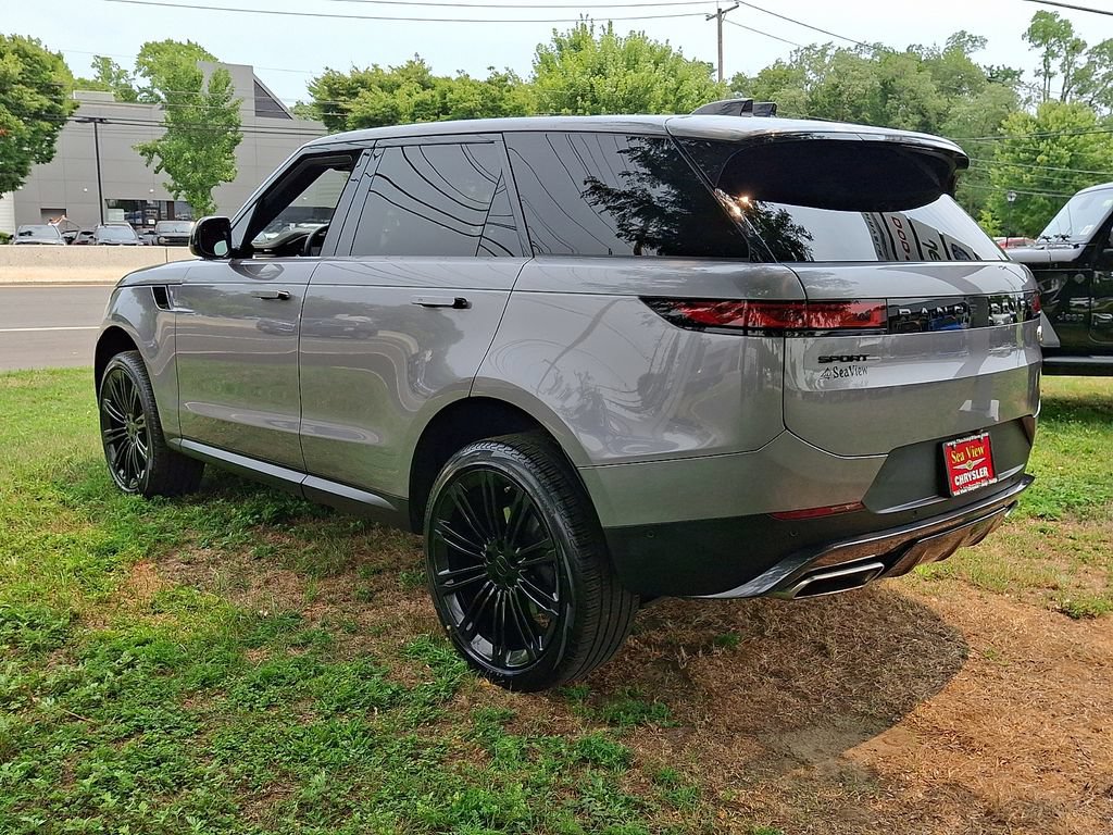 Used 2023 Land Rover Range Rover Sport SE AWD/4WD image 4