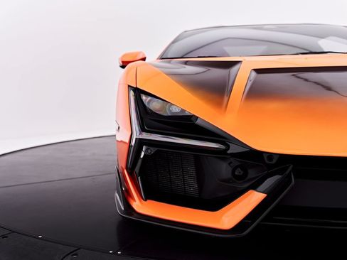 Used 2025 Lamborghini Revuelto AWD/4WD image 35