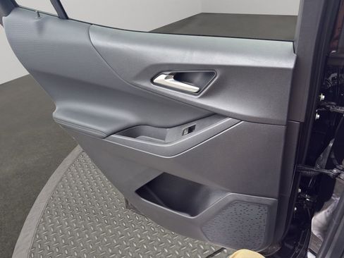 New 2026 Chevrolet Equinox LT image 18