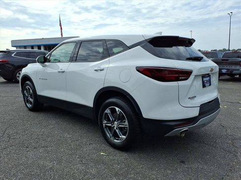 Used 2025 Chevrolet Blazer LT FWD image 5