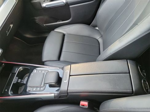 Certified 2021 Mercedes-Benz GLB 250 image 22
