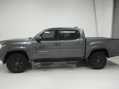 Used 2021 Toyota Tacoma SR5 RWD image 7