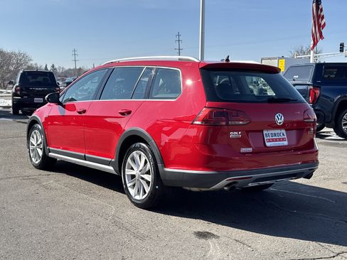 Used 2017 Volkswagen Golf Alltrack S image 9