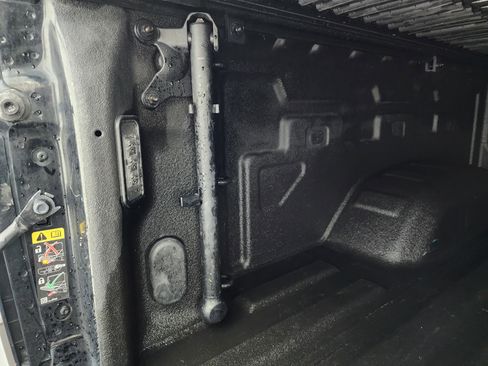 Used 2022 GMC Sierra 2500 SLT w/ LPO, GMC Protection Package image 33