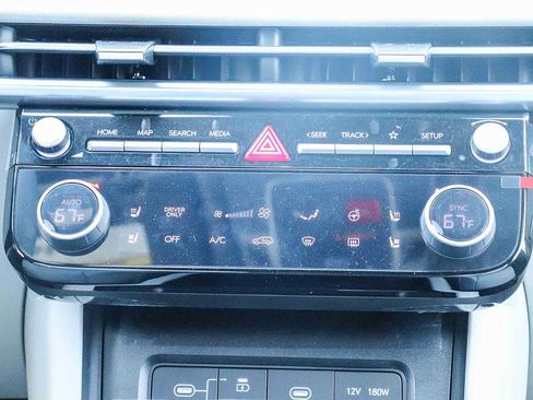 New 2025 Hyundai Tucson Limited image 18