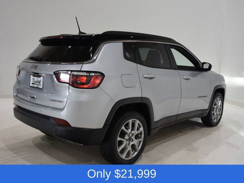 Used 2025 Jeep Compass Limited AWD/4WD image 4
