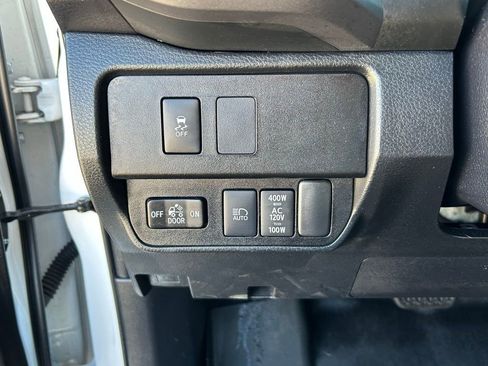 Used 2022 Toyota Tacoma TRD Off-Road w/ Technology Package image 15