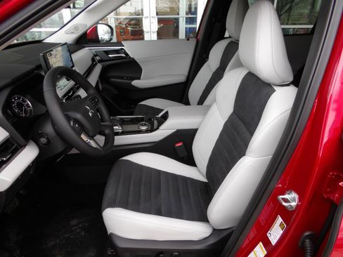 New 2026 Mitsubishi Outlander Trail Edition image 15