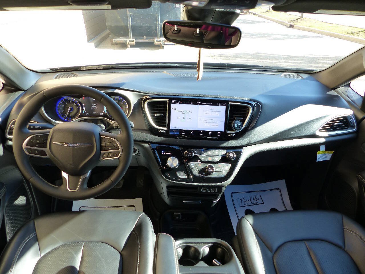 Used 2025 Chrysler Pacifica Select FWD image 20