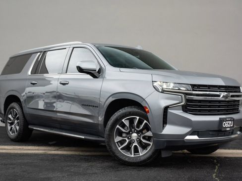 Used 2021 Chevrolet Suburban LT image 5