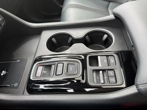Used 2025 Honda Pilot Touring image 37