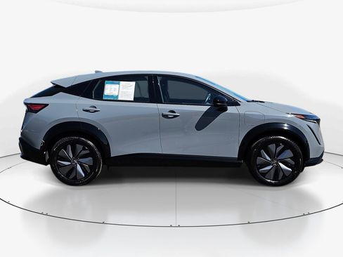 Used 2024 Nissan Ariya AWD image 2