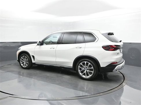 New 2026 BMW X5 xDrive40i w/ Parking Assistance Package image 5