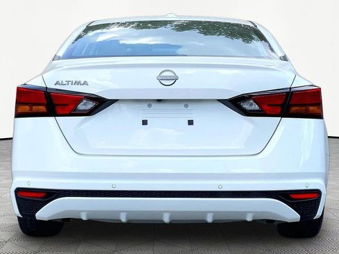 Used 2025 Nissan Altima 2.5 SV FWD image 6