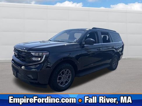 Used 2025 Ford Expedition Active AWD/4WD image 1