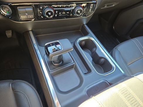 Used 2025 Chevrolet Silverado 1500 High Country w/ Technology Package image 22