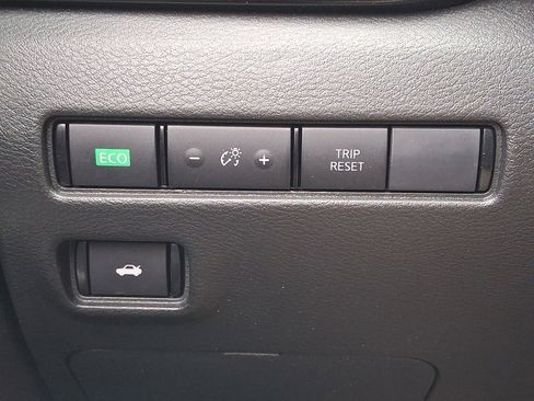 Certified 2023 Nissan Sentra SR w/ Electronics Package image 26