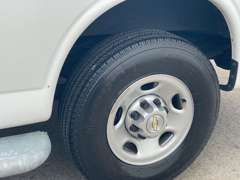 Used 2024 Chevrolet Express 2500 w/ Driver Convenience Package image 23