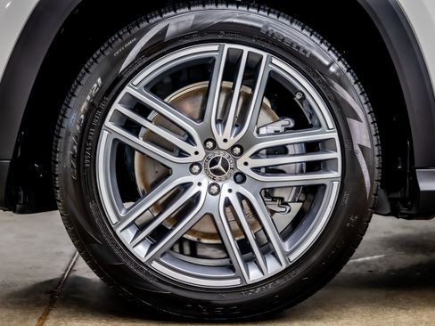 Used 2024 Mercedes-Benz GLS 450 4MATIC image 34