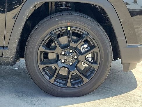 New 2026 Jeep Compass Latitude w/ Sun and Sound Group image 23