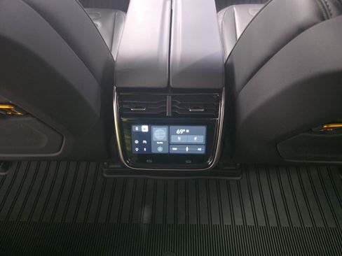 Used 2024 Rivian R1S Adventure AWD/4WD image 30