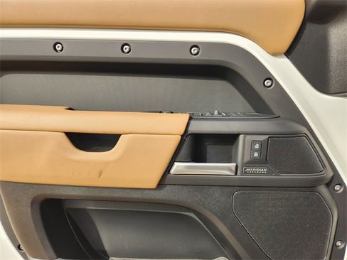 New 2026 Land Rover Defender 110 X-Dynamic SE image 16